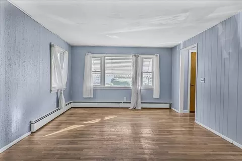 Living - 74 Valley Rd, Springfield, MA 01119 photo 2 of 3