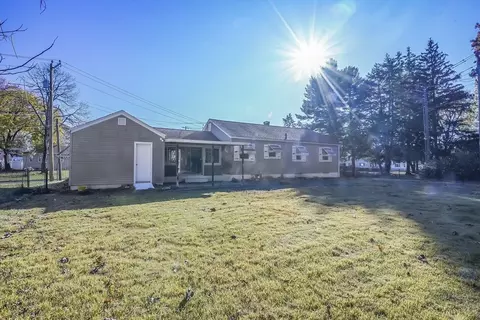 Exterior - 74 Valley Rd, Springfield, MA 01119 photo 3 of 4