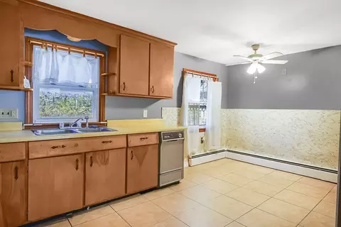 Kitchen - 74 Valley Rd, Springfield, MA 01119 photo 2 of 3
