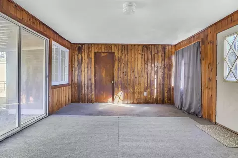 Living - 74 Valley Rd, Springfield, MA 01119 photo 1 of 3