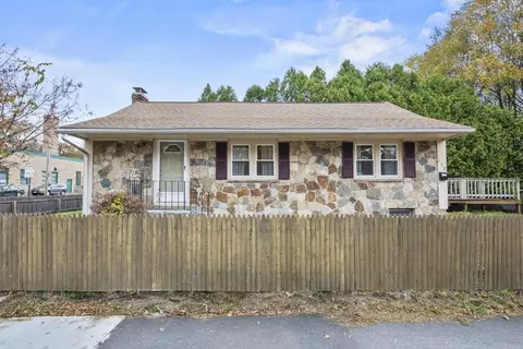 170 Stafford St, Worcester, MA 01603