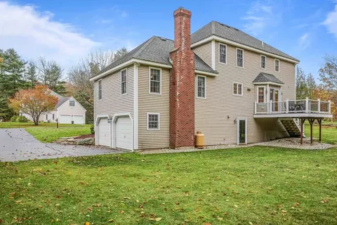 5 Wildflower Dr, Sutton, MA 01590 photo 2