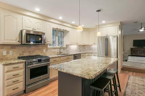 5 Wildflower Dr, Sutton, MA 01590 photo 5