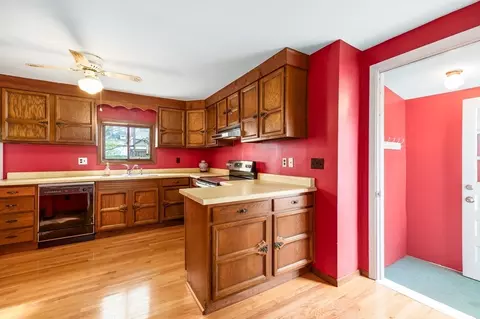 38 Matthies St, Beverly, MA 01915 photo 10