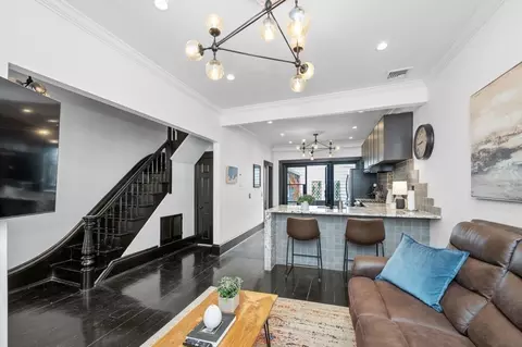26 F St, Boston, MA 02127
