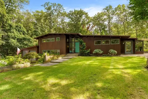 25 Rockwood Rd, Hingham, MA 02043