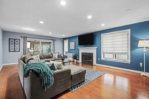 91 Jimney Dr #91, Westford, MA 01886