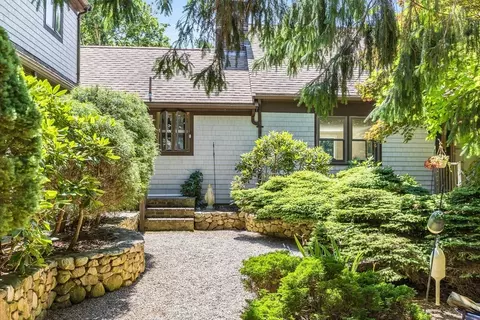 227 Chatham Rd, Harwich, MA 02645