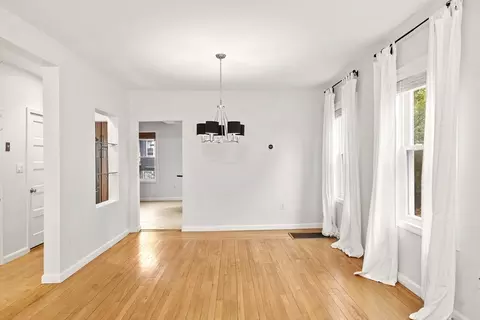 Living - 18 Appleton Ave #2, Beverly, MA 01915 photo 3 of 5