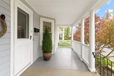 Exterior - 18 Appleton Ave #2, Beverly, MA 01915 photo 2 of 5