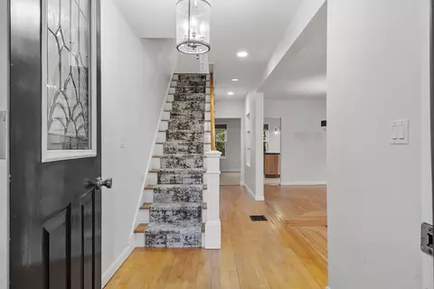 Entry Way - 18 Appleton Ave #2, Beverly, MA 01915 photo 1 of 3