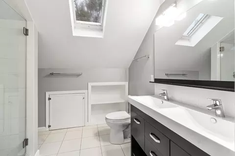 Bath - 18 Appleton Ave #2, Beverly, MA 01915 photo 5 of 5