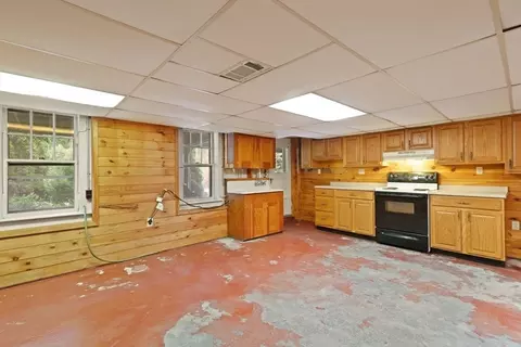 Kitchen - 10 Oak St, Wareham, MA 02571 photo 3 of 3
