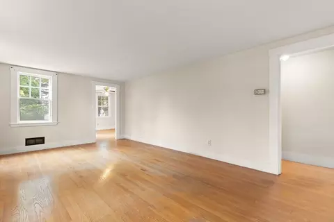 Living - 10 Oak St, Wareham, MA 02571 photo 1 of 5