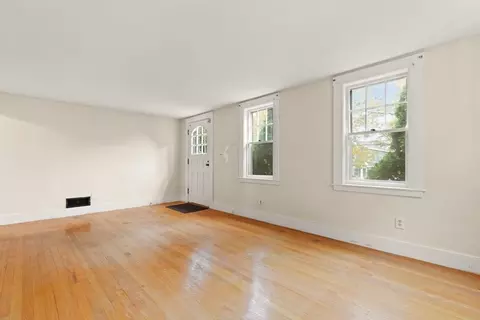Living - 10 Oak St, Wareham, MA 02571 photo 2 of 5