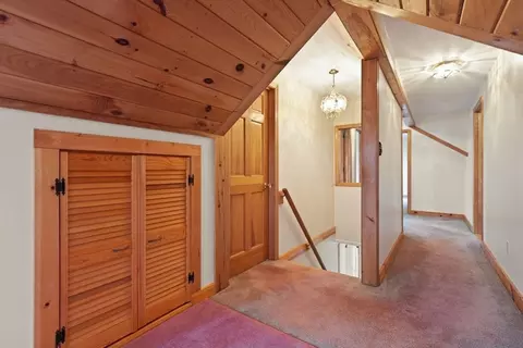 Entry Way - 10 Oak St, Wareham, MA 02571 photo 1 of 2