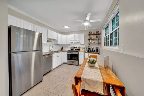 70 Farrwood Ave #7, North Andover, MA 01845