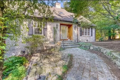 10 Lorraine Cir, Waban, MA 02468