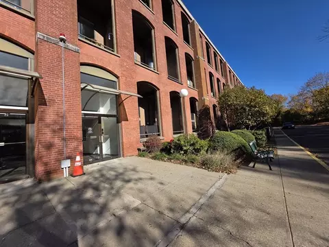 96 Old Colony Ave #318, Taunton, MA 02718
