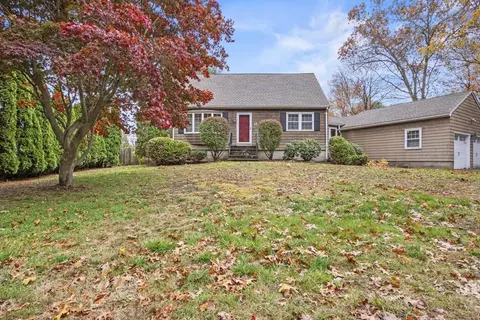 17 Molloy Rd, Wilmington, MA 01887