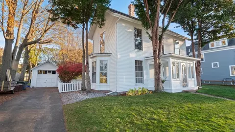 9 N Atkinson St, Newburyport, MA 01950