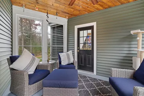 53 Asylum St, Mendon, MA 01756 photo 5