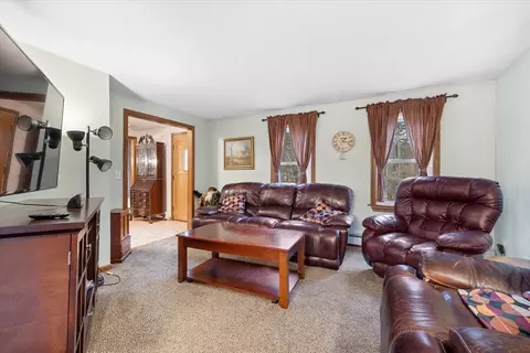 53 Asylum St, Mendon, MA 01756 photo 14