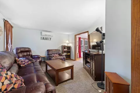 53 Asylum St, Mendon, MA 01756 photo 16