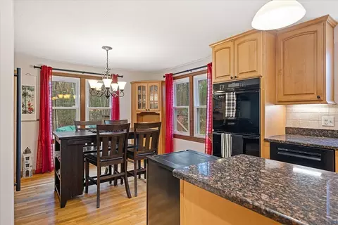 53 Asylum St, Mendon, MA 01756 photo 7