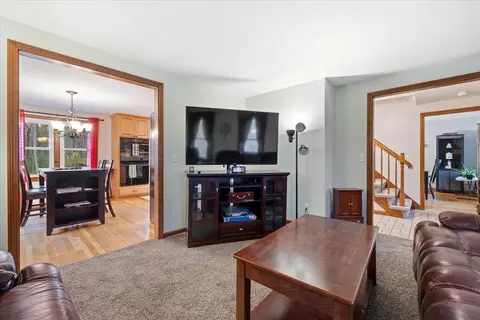 53 Asylum St, Mendon, MA 01756 photo 15