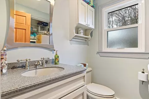 53 Asylum St, Mendon, MA 01756 photo 18