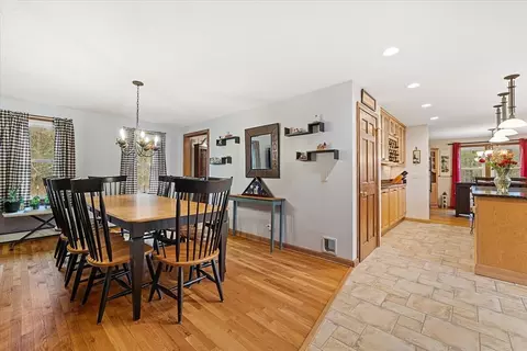 53 Asylum St, Mendon, MA 01756 photo 12