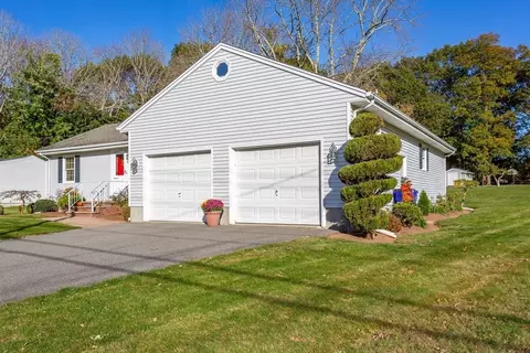1739 Meridian St, Fall River, MA 02720 photo 3