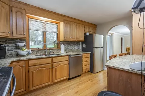 1739 Meridian St, Fall River, MA 02720 photo 10