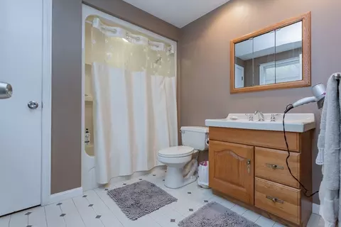 1739 Meridian St, Fall River, MA 02720 photo 16