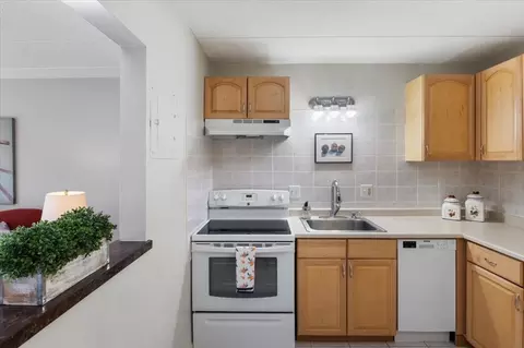 Kitchen - 40 High St #207, Dedham, MA 02026 photo 2 of 6