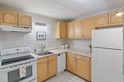Kitchen - 40 High St #207, Dedham, MA 02026 photo 1 of 6