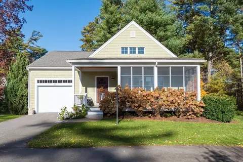 57 Hathaway Pond Cir #57, Rochester, MA 02770