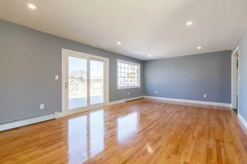 Living - 1 Ernest St, Webster, MA 01570 photo 3 of 4