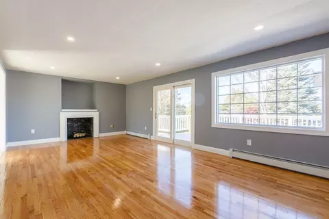 Living - 1 Ernest St, Webster, MA 01570 photo 2 of 4