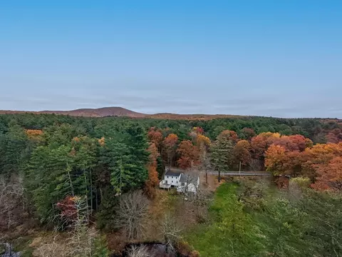 84 Batchelor St, Granby, MA 01033