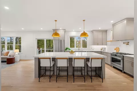 28 Martin Rd, Reading, MA 01867 photo 3
