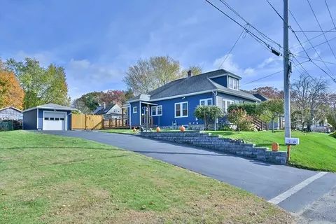 21 Prospect Ave, Dudley, MA 01571