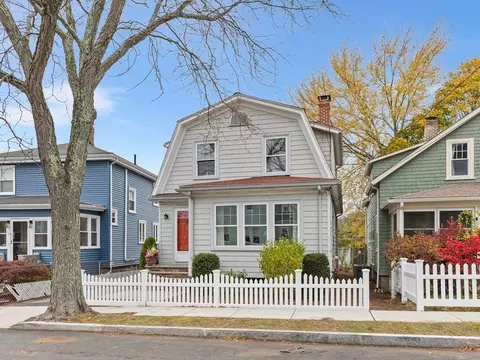 6 Warwick St, Quincy, MA 02170