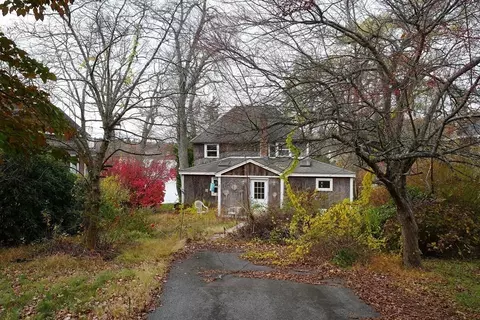27 Taft Ave, Mendon, MA 01756 photo 4
