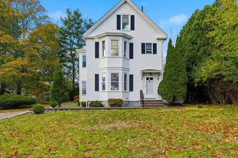52 Middle St, Woburn, MA 01801