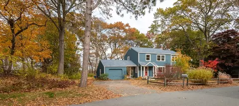 6 Island Park Rd, Ipswich, MA 01938