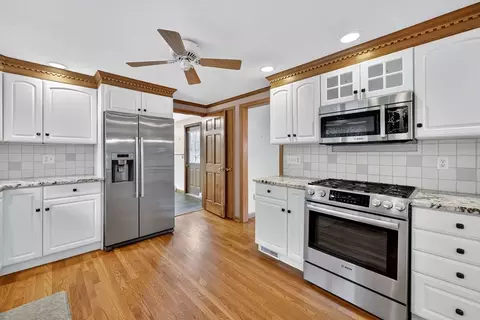 884 Parker St, Springfield, MA 01129 photo 11