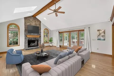 884 Parker St, Springfield, MA 01129 photo 14