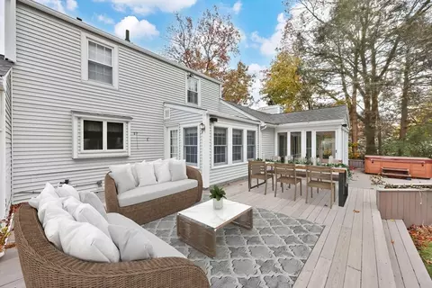 884 Parker St, Springfield, MA 01129 photo 5